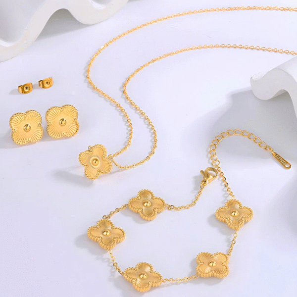 Golden Clover Luxe Jewelry Set – Earrings, Pendant & Bracelet | Gold Plated