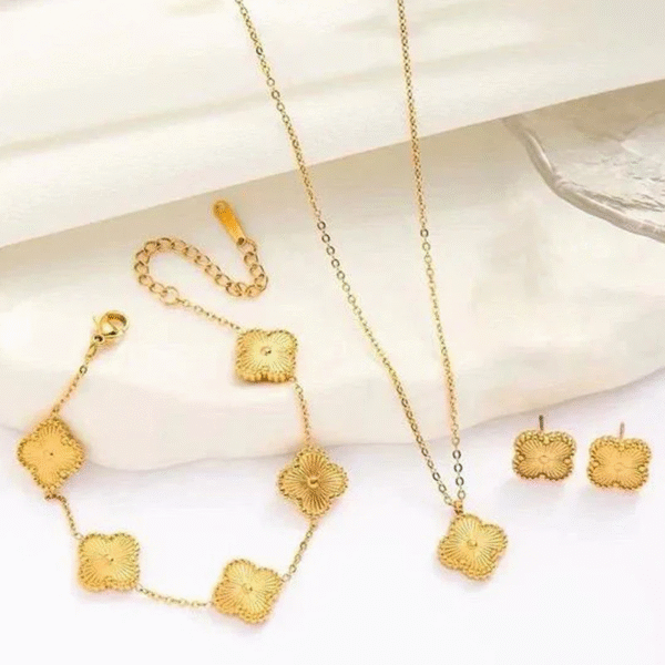 Golden Clover Luxe Jewelry Set – Earrings, Pendant & Bracelet | Gold Plated - Image 3