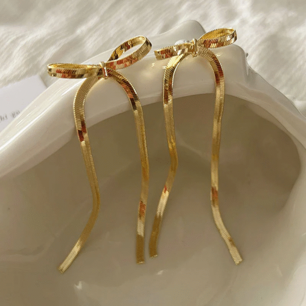 Golden Bow Cascade Necklace – Anti-Tarnish Finish - Image 4