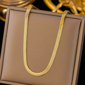 Golden Snake Chain – Minimalist Necklace for Women